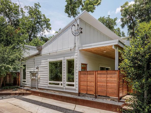 2211 Canterbury ST B, Austin TX 78702
