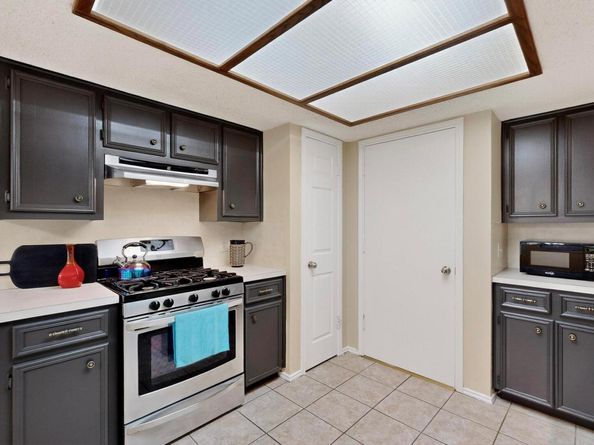 1202 Cresswell DR, Pflugerville TX 78660