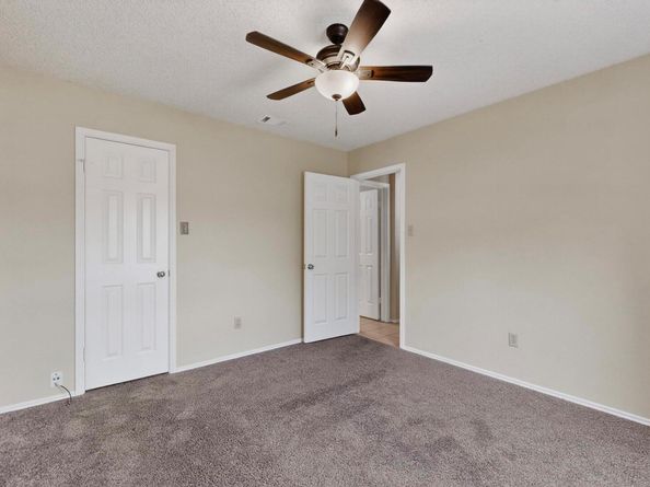 1202 Cresswell DR, Pflugerville TX 78660