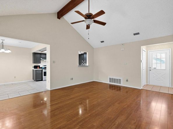 1202 Cresswell DR, Pflugerville TX 78660