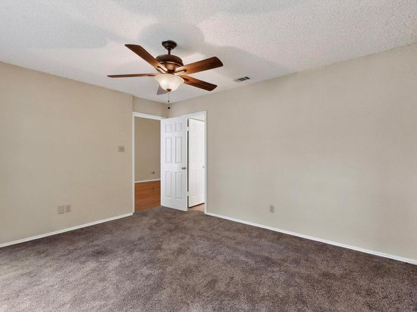 1202 Cresswell DR, Pflugerville TX 78660