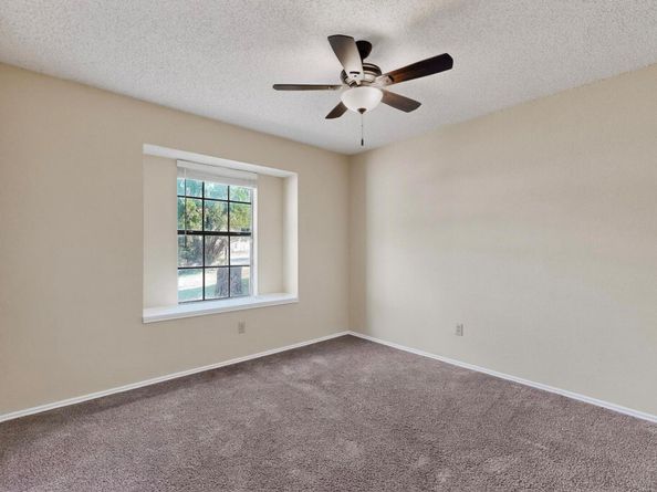 1202 Cresswell DR, Pflugerville TX 78660