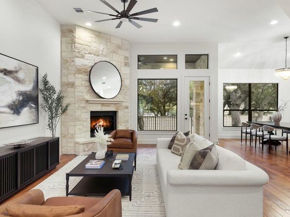 22 Cottondale RD, The Hills TX 78738