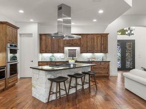 22 Cottondale RD, The Hills TX 78738