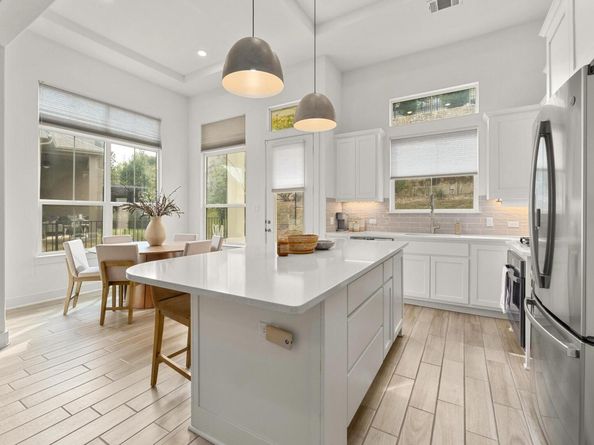 115 Beneteau DR 77, Austin TX 78738