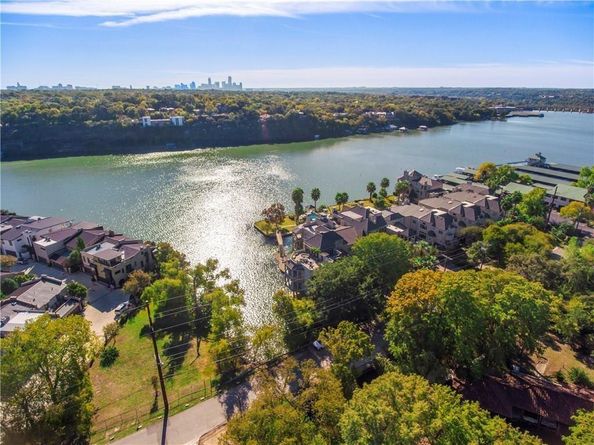 1937 Rue De St Tropez 9, Austin TX 78746