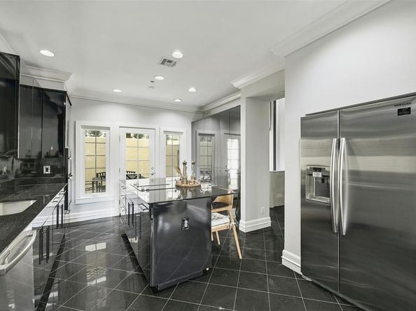 1937 Rue De St Tropez 9, Austin TX 78746