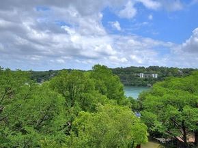 1937 Rue De St Tropez 9, Austin TX 78746