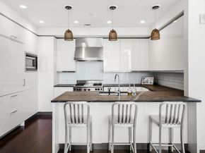 200 Congress Ave 14C, Austin TX 78701