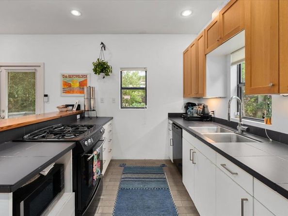 2113 Thornton RD, Austin TX 78704