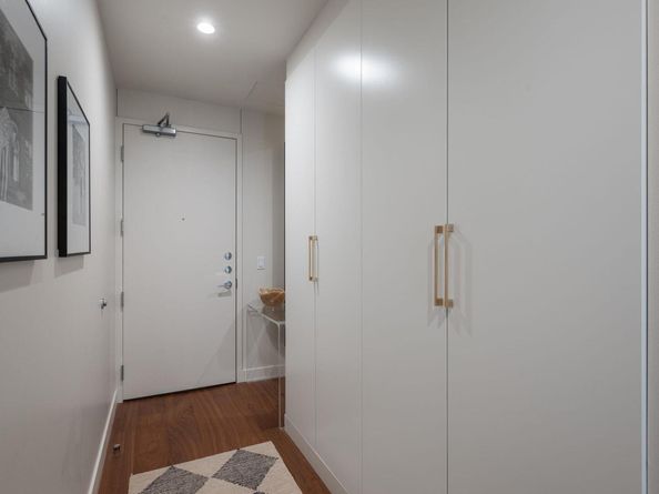 44 East Ave 2007, Austin TX 78701