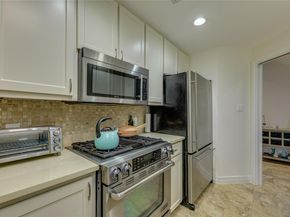 1735 Spyglass DR 112, Austin TX 78746