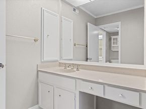 115 World Of Tennis SQ, Lakeway TX 78738