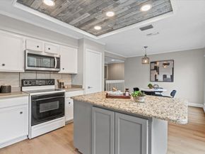 115 World Of Tennis SQ, Lakeway TX 78738