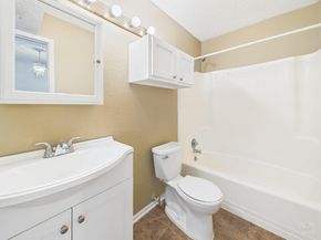910 Duncan LN 26, Austin TX 78705