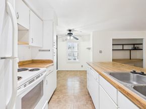 910 Duncan LN 26, Austin TX 78705