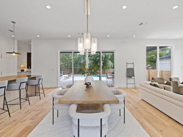 1416 Valleyridge DR, Austin TX 78704