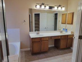 2100 Pipers Field DR 46, Austin TX 78758