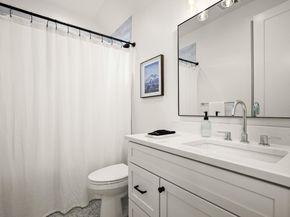 2005 E 8th ST 1, Austin TX 78702