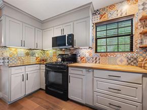 12103 Mill HOLW, Austin TX 78750