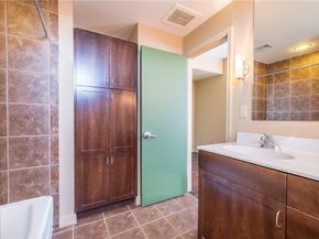 711 W 26th ST 703, Austin TX 78705