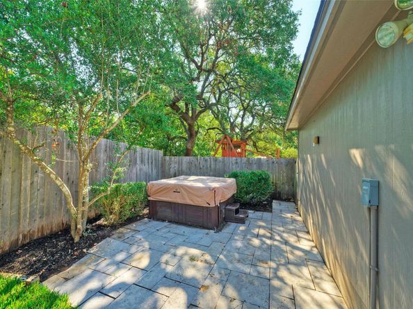 8802 Colberg DR, Austin TX 78749