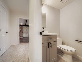 11101 Country KNL, Austin TX 78750