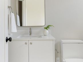 3209 Dolphin Dr 2, Austin TX 78704
