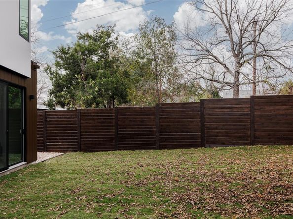 3209 Dolphin Dr 2, Austin TX 78704