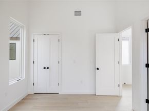 3209 Dolphin Dr 2, Austin TX 78704