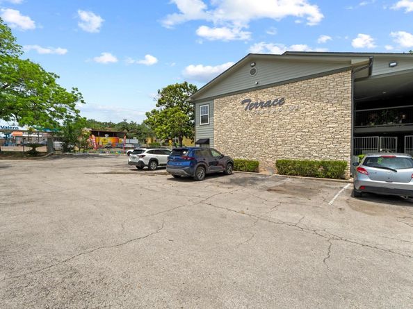 2303 East Side DR 211, Austin TX 78704