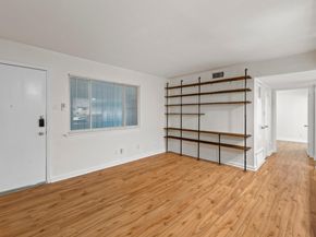 2303 East Side DR 211, Austin TX 78704
