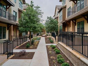2209 Woodland Ave 502, Austin TX 78741