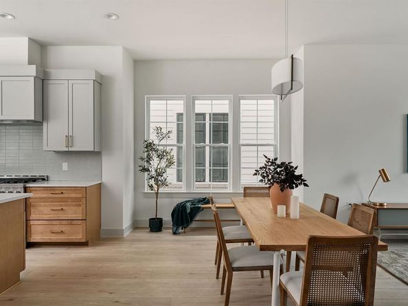 2209 Woodland Ave 502, Austin TX 78741