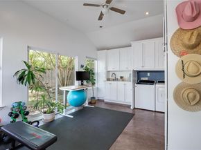 2908 Perry LN, Austin TX 78731