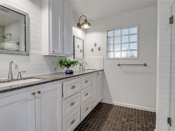 2908 Perry LN, Austin TX 78731