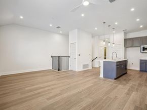 200 W 56th ST 8102, Austin TX 78751