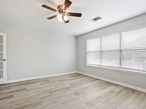 Undisclosed Address #3676305, Round Rock TX 78665