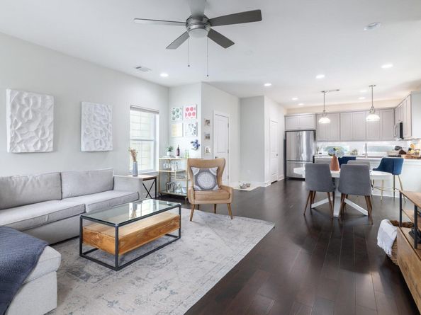 2705 Halcyon DR 7, Austin TX 78702