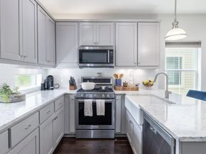 2705 Halcyon DR 7, Austin TX 78702