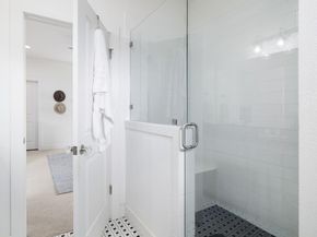 2705 Halcyon DR 7, Austin TX 78702