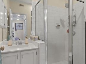 1741 Spyglass DR 2102, Austin TX 78746