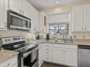 1741 Spyglass DR 2102, Austin TX 78746