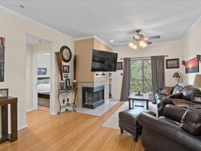 1741 Spyglass DR 2102, Austin TX 78746