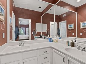 1741 Spyglass DR 2102, Austin TX 78746