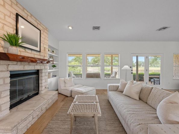 911 Vanguard ST, Lakeway TX 78734