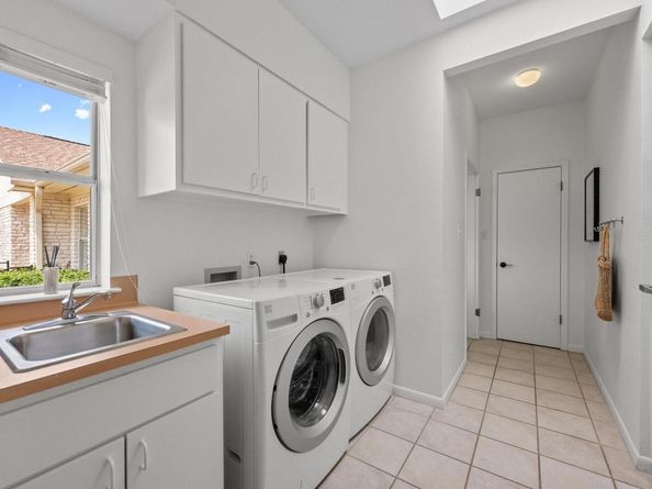 911 Vanguard ST, Lakeway TX 78734