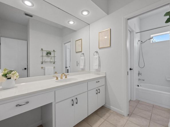 911 Vanguard ST, Lakeway TX 78734