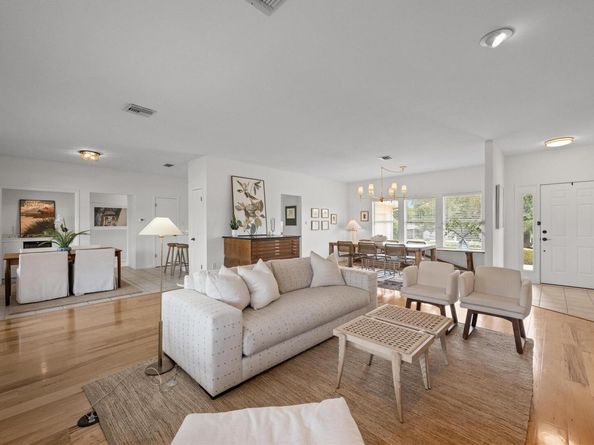 911 Vanguard ST, Lakeway TX 78734