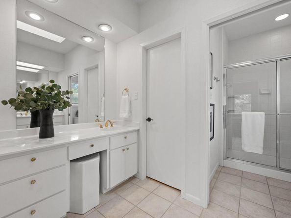 911 Vanguard ST, Lakeway TX 78734